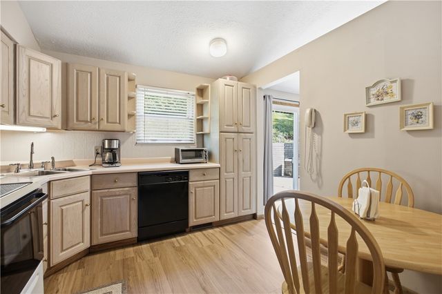 10 Kohleen Drive, Robinson Twp, PA 15136