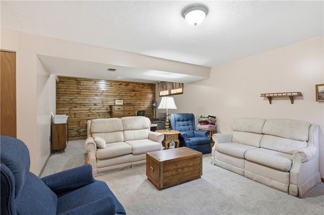 10 Kohleen Drive, Robinson Twp, PA 15136