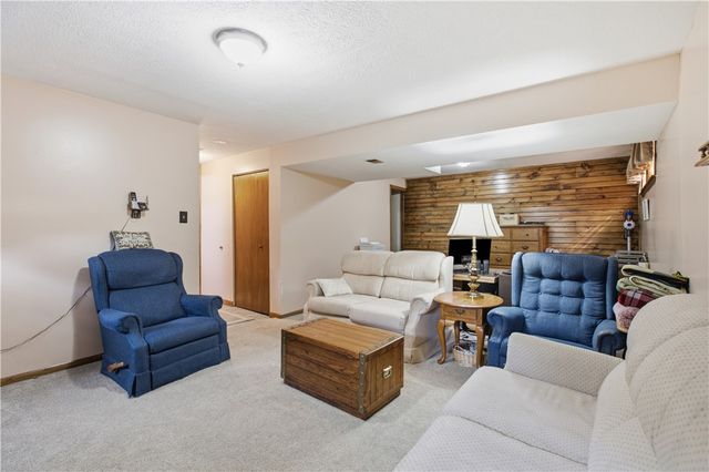 10 Kohleen Drive, Robinson Twp, PA 15136