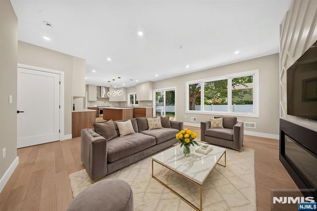 414 Jefferson Street, Ridgewood, NJ 07450