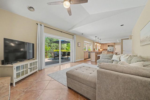 643 Silver Rd, Valley Springs, CA 95252
