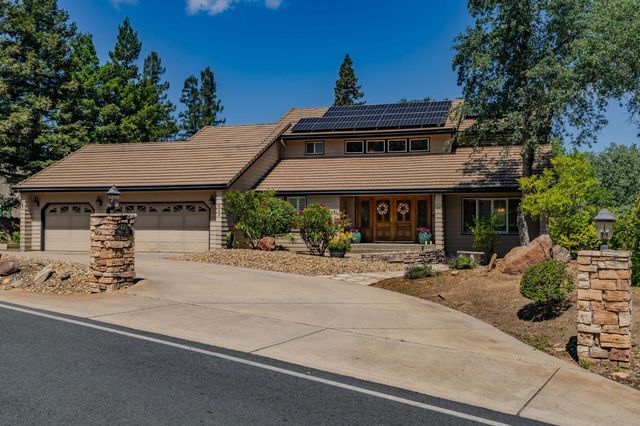 643 Silver Rd, Valley Springs, CA 95252