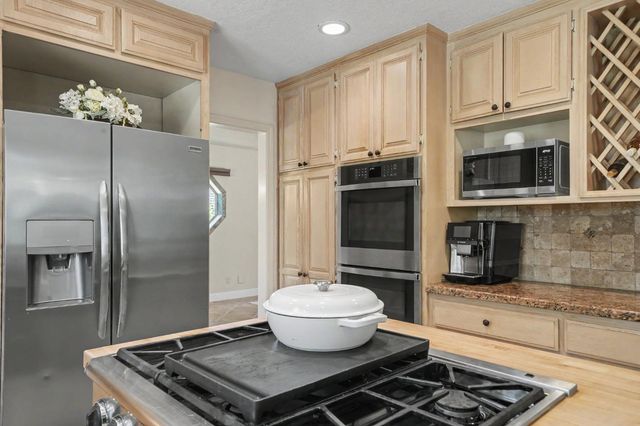 643 Silver Rd, Valley Springs, CA 95252