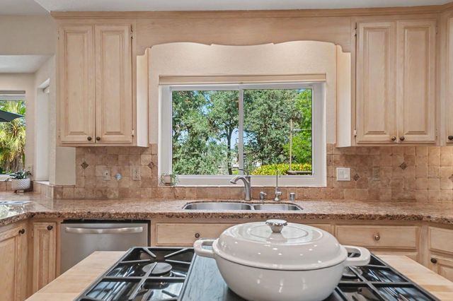 643 Silver Rd, Valley Springs, CA 95252