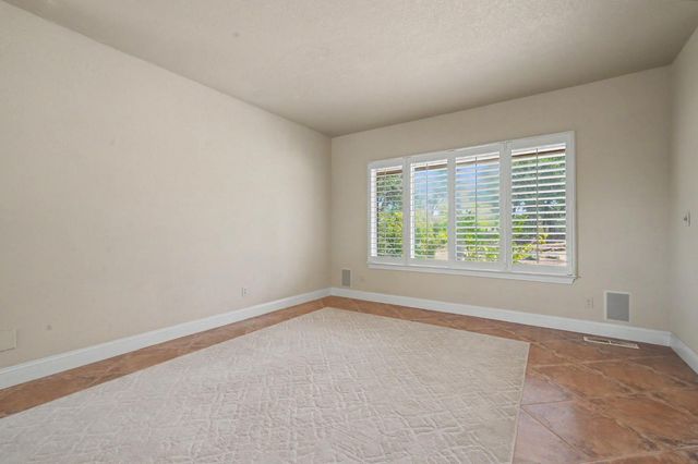 643 Silver Rd, Valley Springs, CA 95252