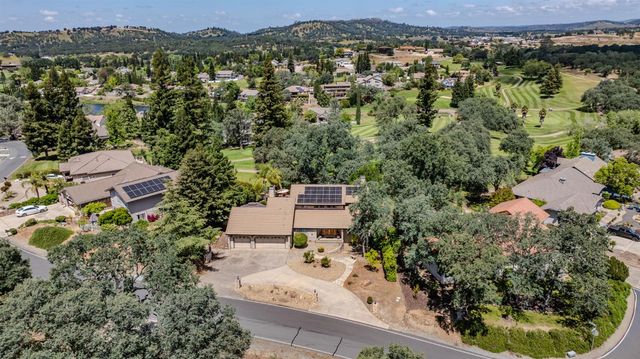 643 Silver Rd, Valley Springs, CA 95252