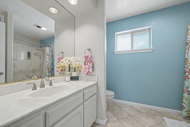 643 Silver Rd, Valley Springs, CA 95252
