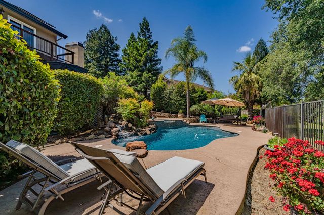 643 Silver Rd, Valley Springs, CA 95252