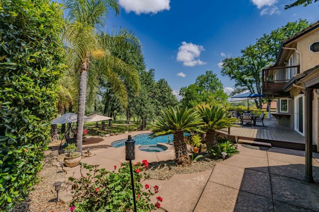 643 Silver Rd, Valley Springs, CA 95252