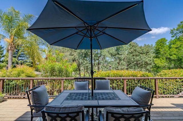 643 Silver Rd, Valley Springs, CA 95252