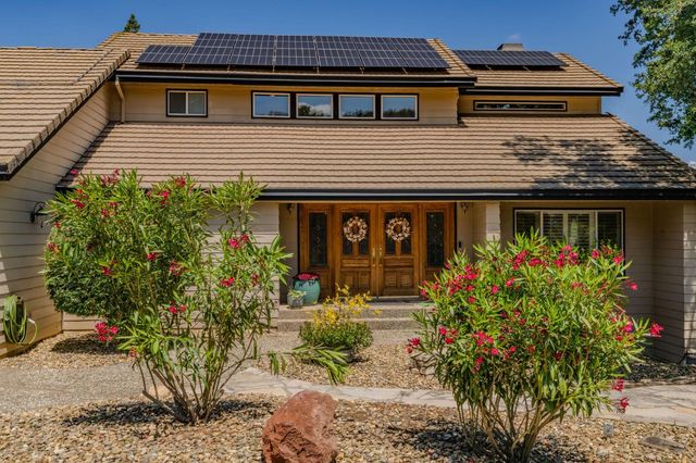 643 Silver Rd, Valley Springs, CA 95252
