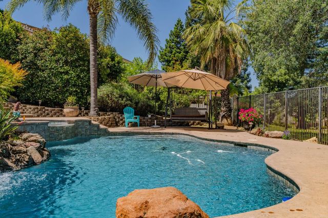 643 Silver Rd, Valley Springs, CA 95252