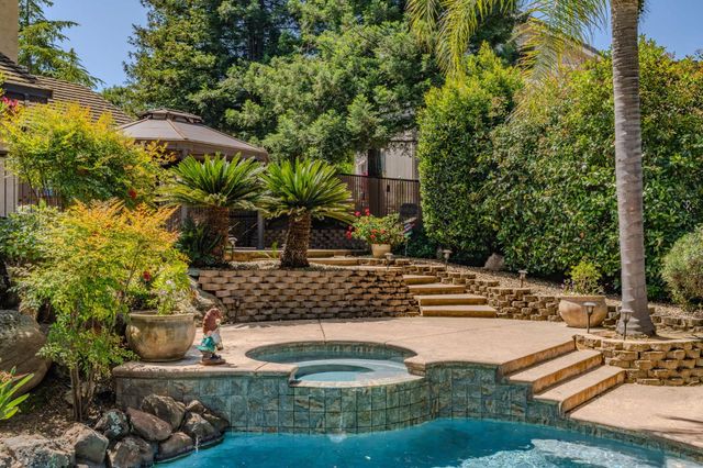 643 Silver Rd, Valley Springs, CA 95252