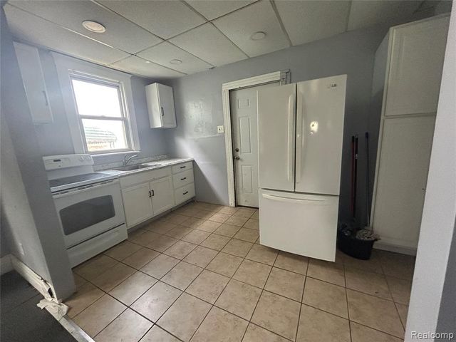 25 Orchard Street, River Rouge, MI 48218