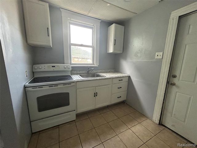25 Orchard Street, River Rouge, MI 48218