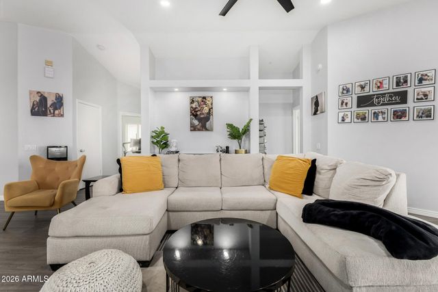 10420 W READE Avenue, Glendale, AZ 85307