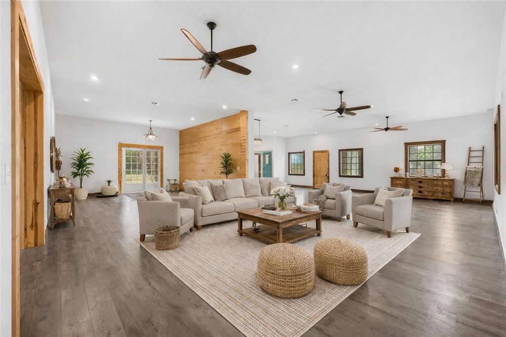 306 Tanglewood Lane, Somerville, TX 77879 — photo 5