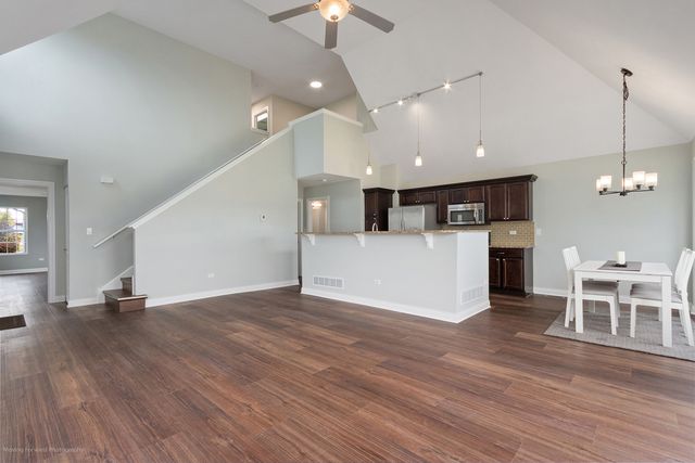 280 Sunset Boulevard, Beecher, IL 60401