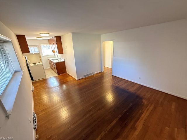 1610 N Northwest Boulevard A, Winston-salem, NC 27104