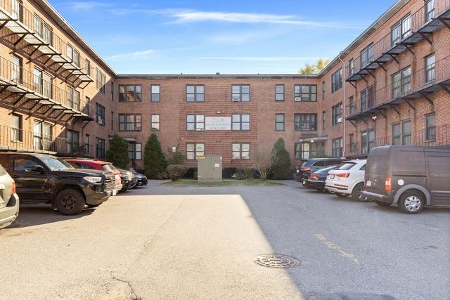 11 Victory Road 32, Boston, MA 02122