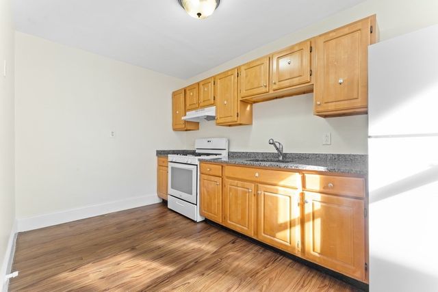 11 Victory Road 32, Boston, MA 02122