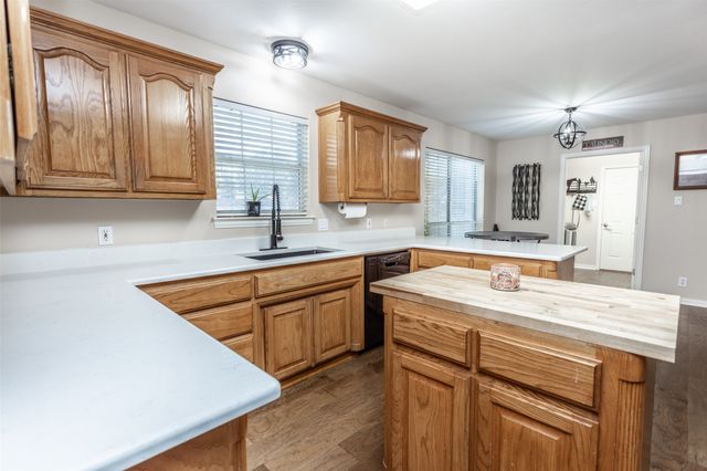 2424 Jolinda Lane, Whitesboro, TX 76273