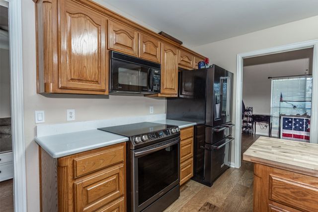 2424 Jolinda Lane, Whitesboro, TX 76273