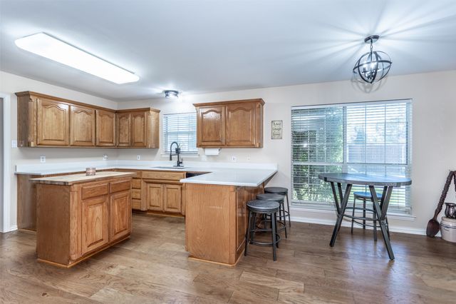 2424 Jolinda Lane, Whitesboro, TX 76273