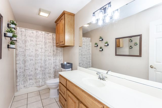 2424 Jolinda Lane, Whitesboro, TX 76273