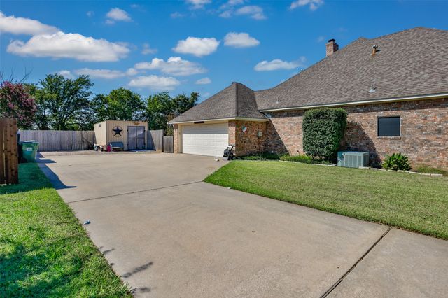2424 Jolinda Lane, Whitesboro, TX 76273