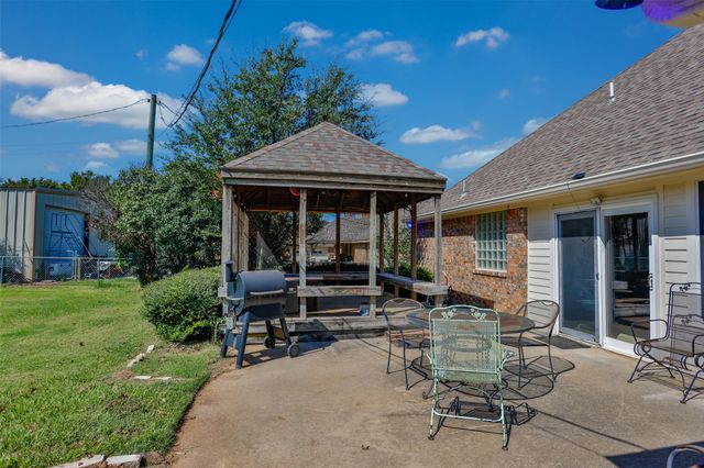 2424 Jolinda Lane, Whitesboro, TX 76273