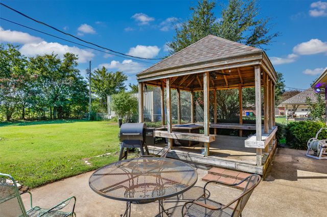 2424 Jolinda Lane, Whitesboro, TX 76273