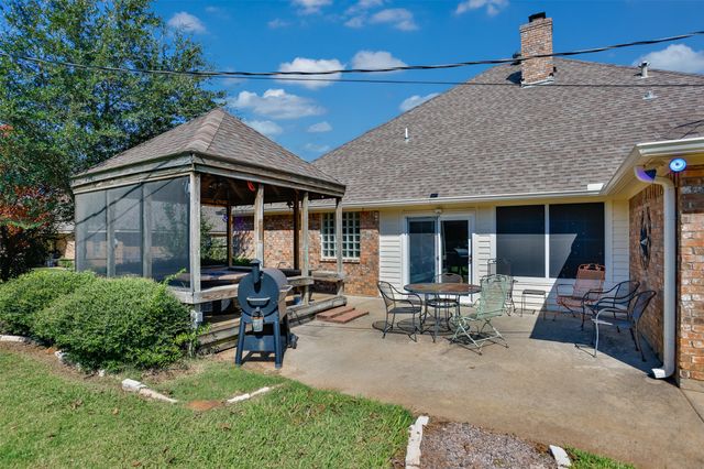 2424 Jolinda Lane, Whitesboro, TX 76273