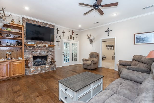 2424 Jolinda Lane, Whitesboro, TX 76273