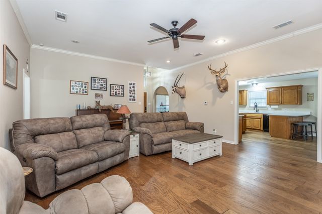 2424 Jolinda Lane, Whitesboro, TX 76273