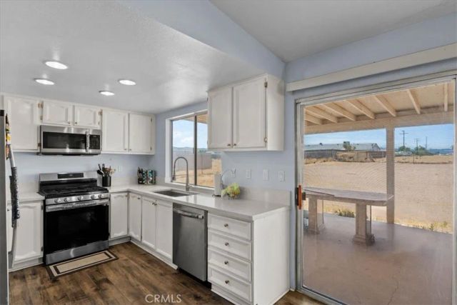 18047 Yucca St, Hesperia, CA 92345