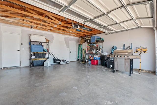 18047 Yucca St, Hesperia, CA 92345
