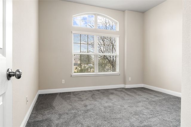 208 Burberry Drive, Grand Prairie, TX 75052
