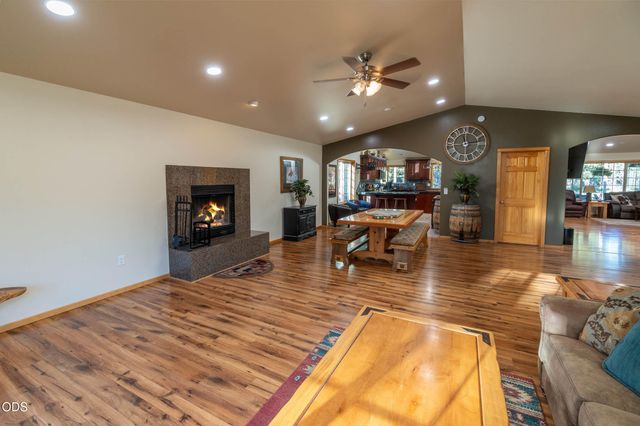 15533 Emerald Drive, La Pine, OR 97739