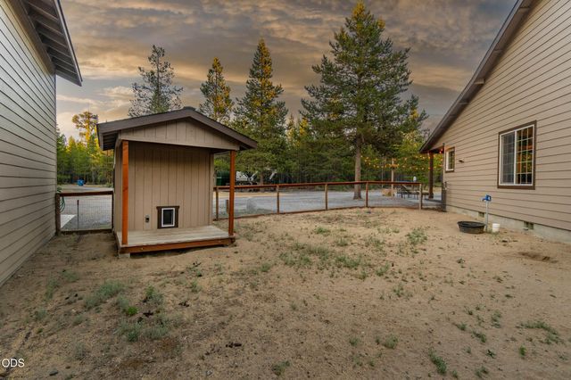 15533 Emerald Drive, La Pine, OR 97739
