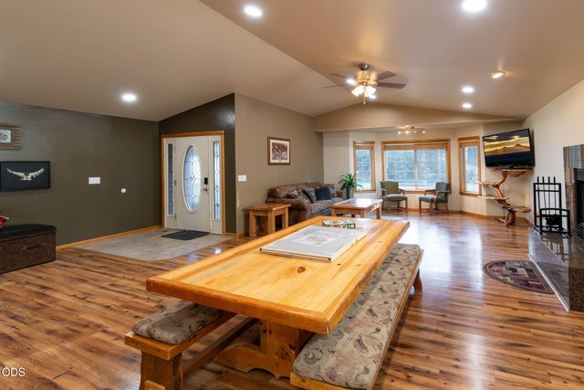 15533 Emerald Drive, La Pine, OR 97739