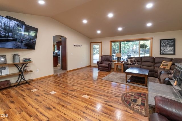 15533 Emerald Drive, La Pine, OR 97739