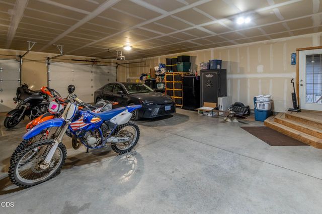 15533 Emerald Drive, La Pine, OR 97739