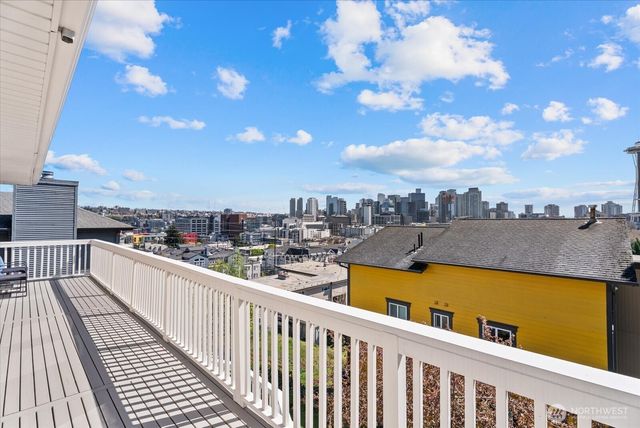 920 4th Avenue N, Seattle, WA 98109