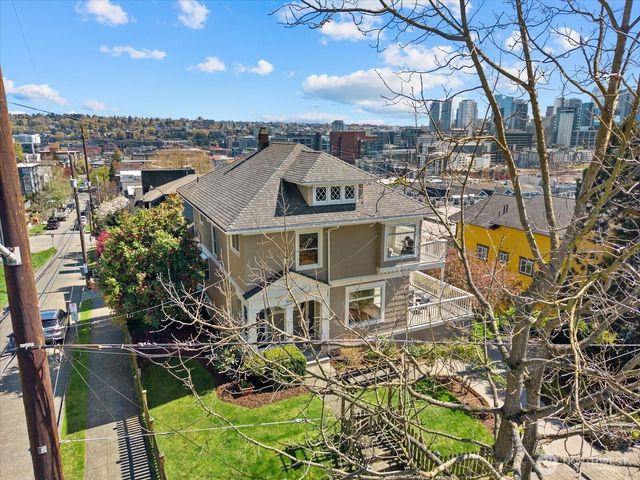 920 4th Avenue N, Seattle, WA 98109