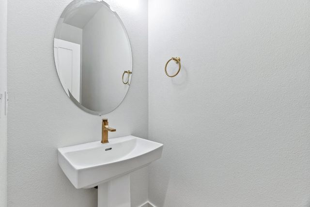 947 Woodside, Redwood City, CA 94061