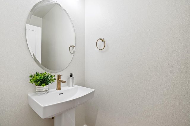 947 Woodside, Redwood City, CA 94061