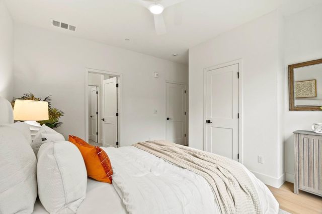 947 Woodside, Redwood City, CA 94061