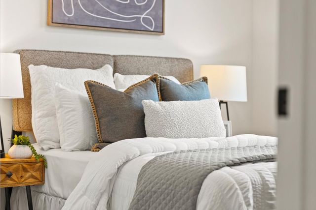 947 Woodside, Redwood City, CA 94061