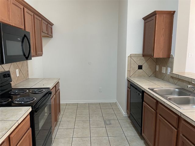 1324 Piedmont Drive, Mansfield, TX 76063